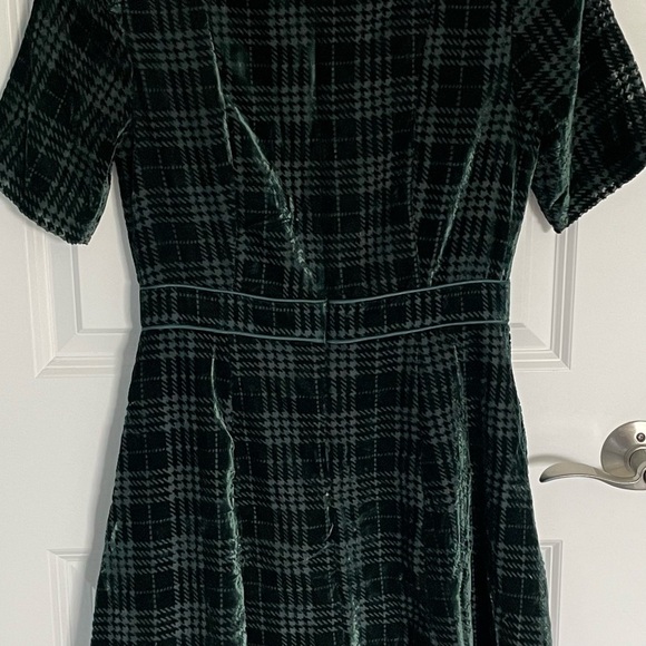 Emily Lovelock Green Plaid Velvet A-line Dress - 29596 - Picture 11 of 15